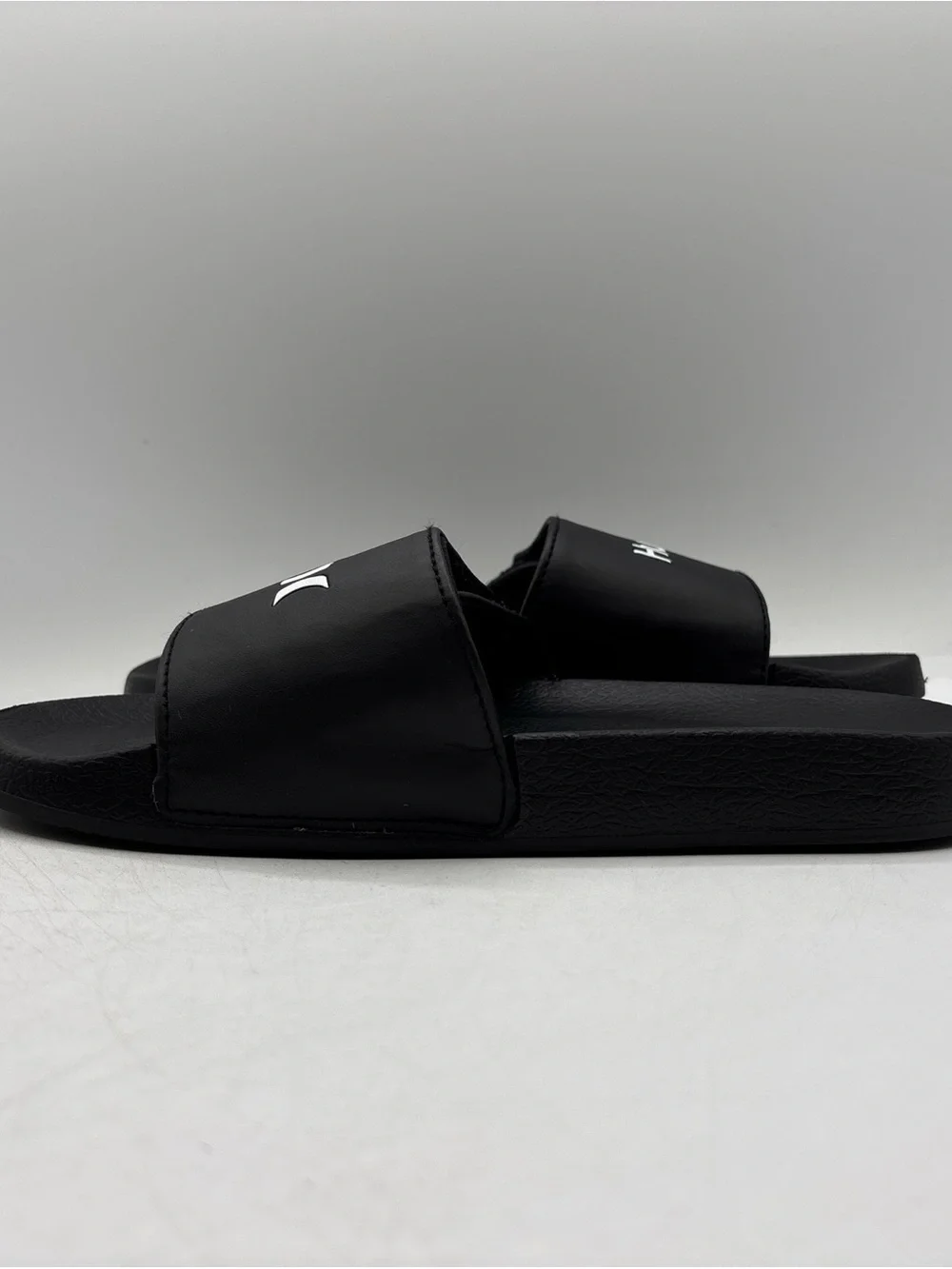 Hurley NAIA-V Sport Slides Black Adjustable Velcro Strap Sandals Youth Size 5
